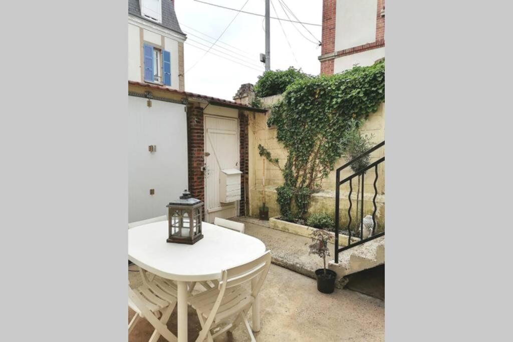 Les Etapes Chartraines Parking Wifi Jaccuzi Apartment Chartres Luaran gambar