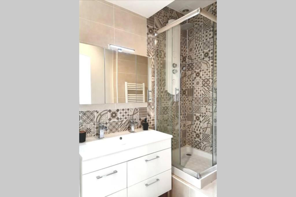 Les Etapes Chartraines Parking Wifi Jaccuzi Apartment Chartres Luaran gambar
